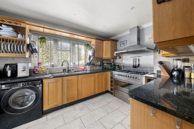 2B, Tudor Way, Uxbridge photo 4