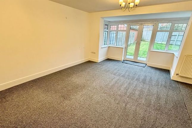 29, Kirkstall Close, Lincoln photo 2