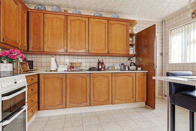6, Broad Way, Wilburton photo 3