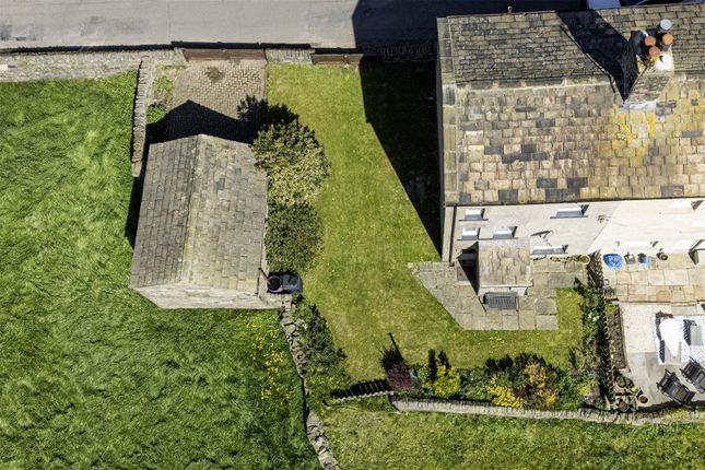 7, Breaside, Beestonley Lane, Halifax photo 4