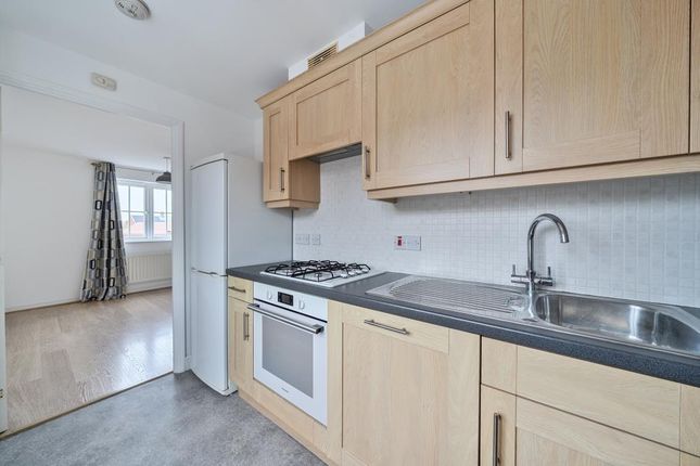 10 WARBLER CLOSE, Warbler Close, Aylesbury photo 2
