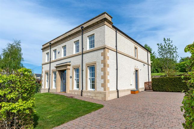 33 Bowmont Court Outsides 02.Jpg