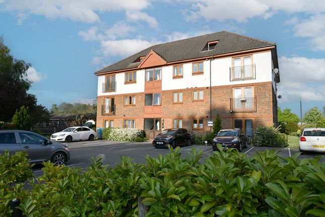 Thumbnail Flat to rent in Harvest Road, Maidenbower, Crawley