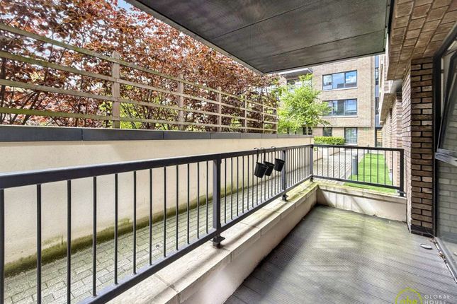 1 Harbourside Court, 4 Gullivers Walk, Surrey Quays photo 4