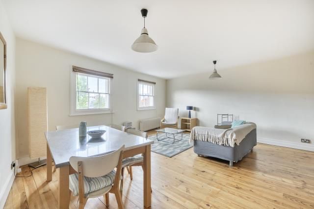 Flat 7 Blackall Court,, Castle Street, Reading photo 4