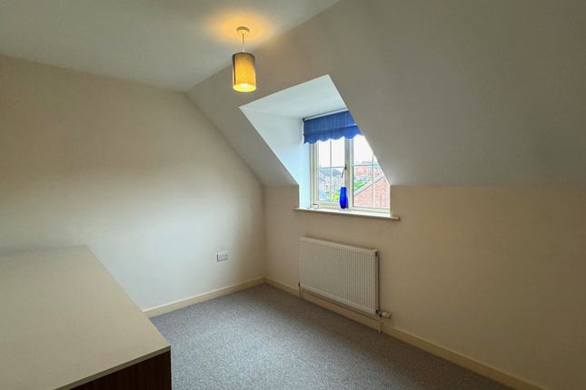 Town house to rent in Hunger Hill Lane, Whiston, Rotherham