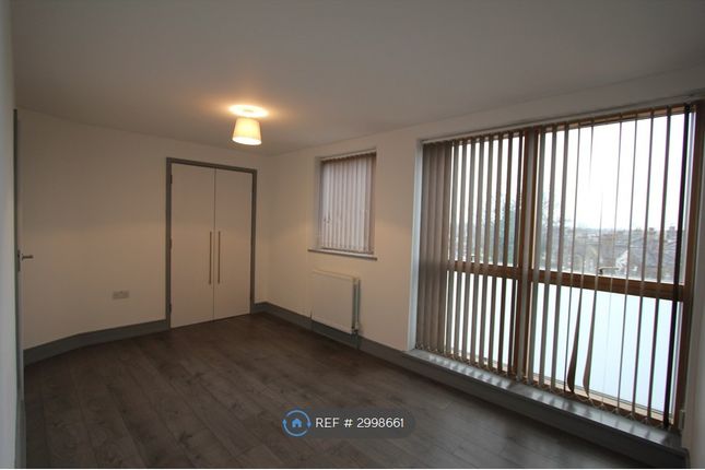 Flat, West Green Road, London photo 5