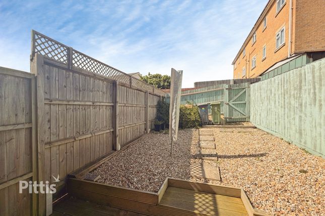 9, Medina View, East Cowes photo 2