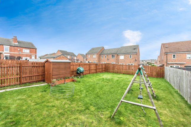 9, Albany Crescent, Pontefract photo 4