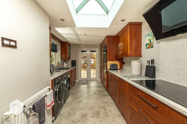 7 Shepherds Close, Bury photo 4