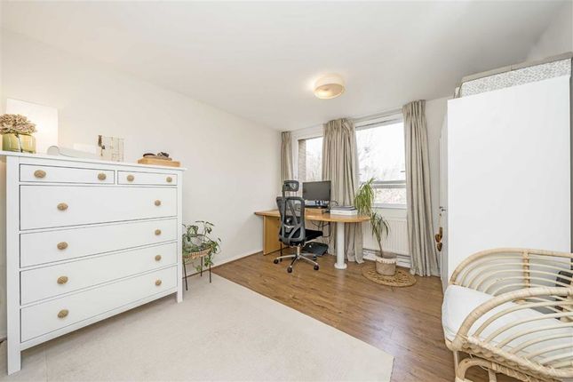 Flat for sale in Burr Close, London
