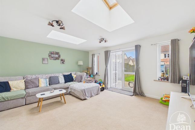 17, Bledisloe Way, Lydney photo 2