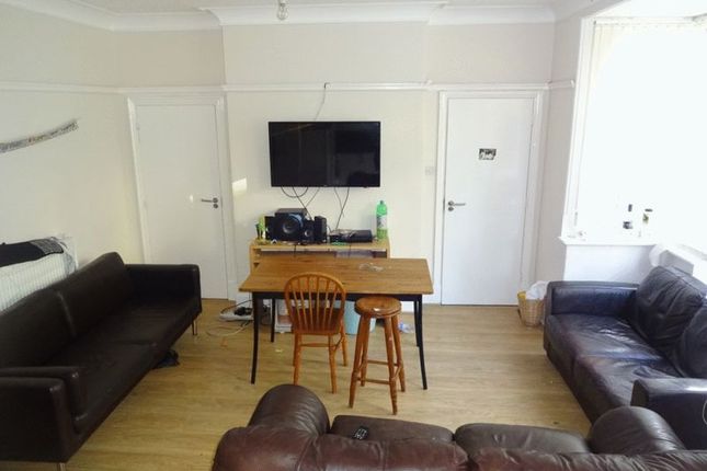Rolleston Drive, Nottingham photo 2