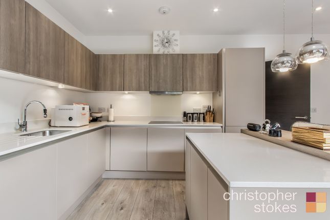 22 Markwick Avenue, Cheshunt, Hertfordshire photo 2