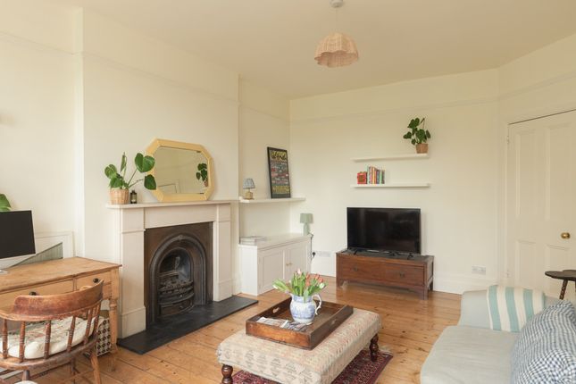 Flat 39 Calais Gate, Cormont Road, Camberwell photo 2