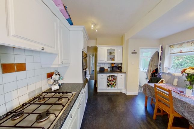 41 St Annes Road, Leeds photo 2