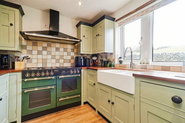 4, Chapel Croft, Keighley photo 2