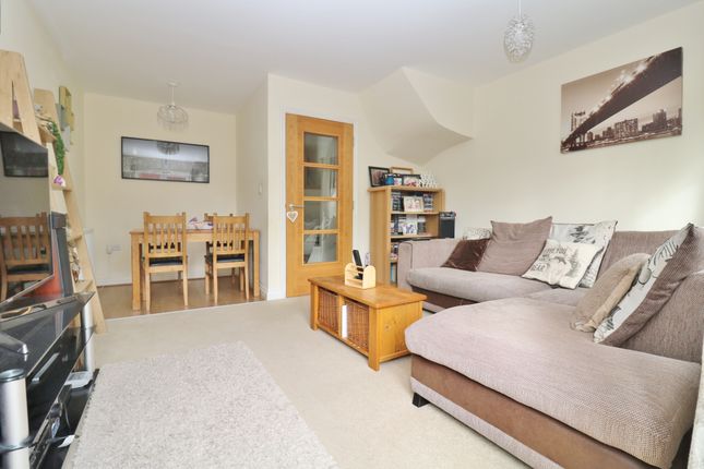 3, Watson Court, Southampton photo 2