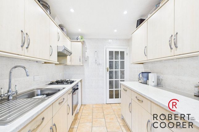 17, The Croft, South Ruislip photo 2
