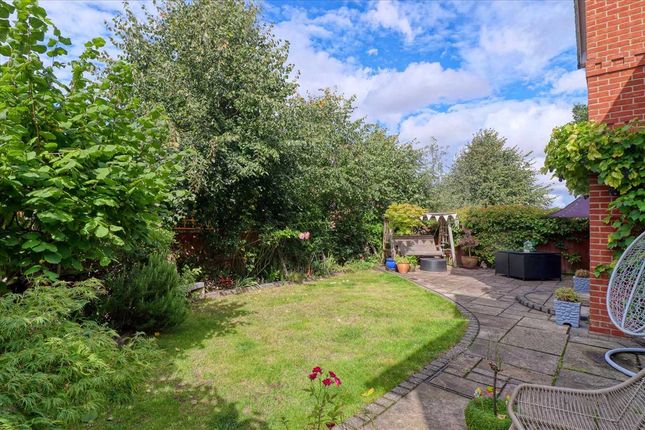 6, Cravenwood Close, Weeley photo 4