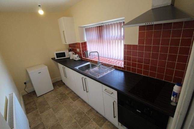 Flat to rent in Fylde Road, Ashton-On-Ribble, Preston PR1