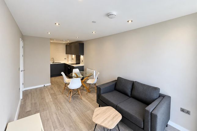 Apt 501, 11, Park Central, Jesse Hartley Way, Liverpool photo 2