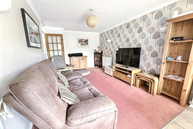34, Eastfield Drive, Hanslope photo 2