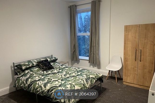 Flat, Northen Grove West Didsbury, Manchester photo 3