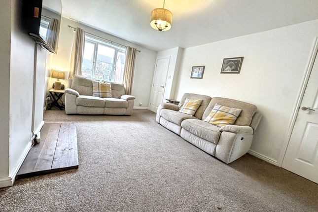 22, St. Godrics Drive, Houghton Le Spring photo 4