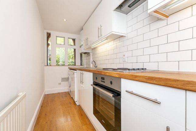 Flat 10, 47, Elm Park Gardens, London photo 3