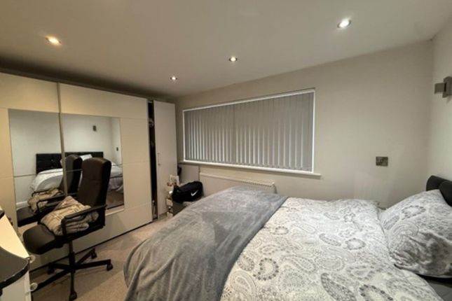 22, Badminton Road, Leicester photo 4