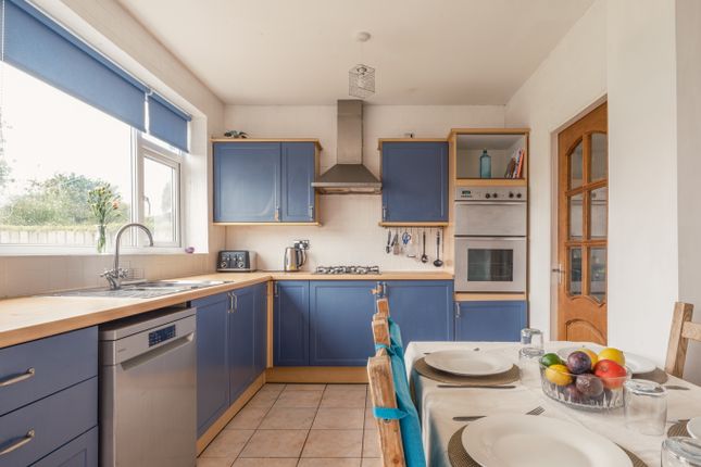 15 Monks Road, Whitley Bay, Tyne And Wear photo 3
