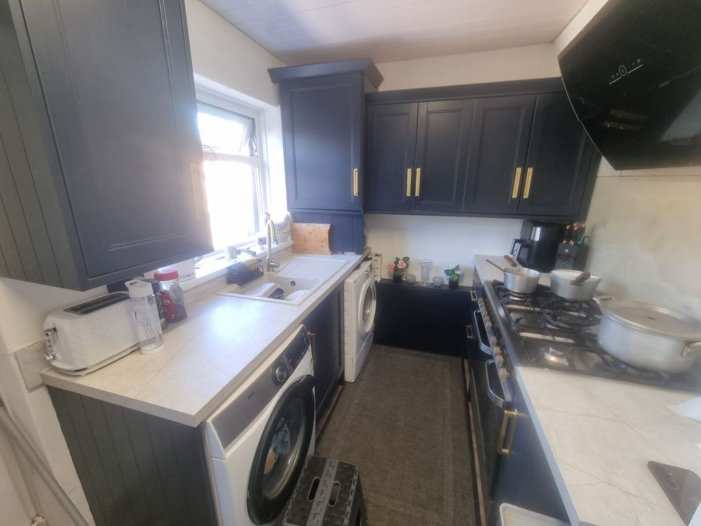 Property photo 2 of 19 19