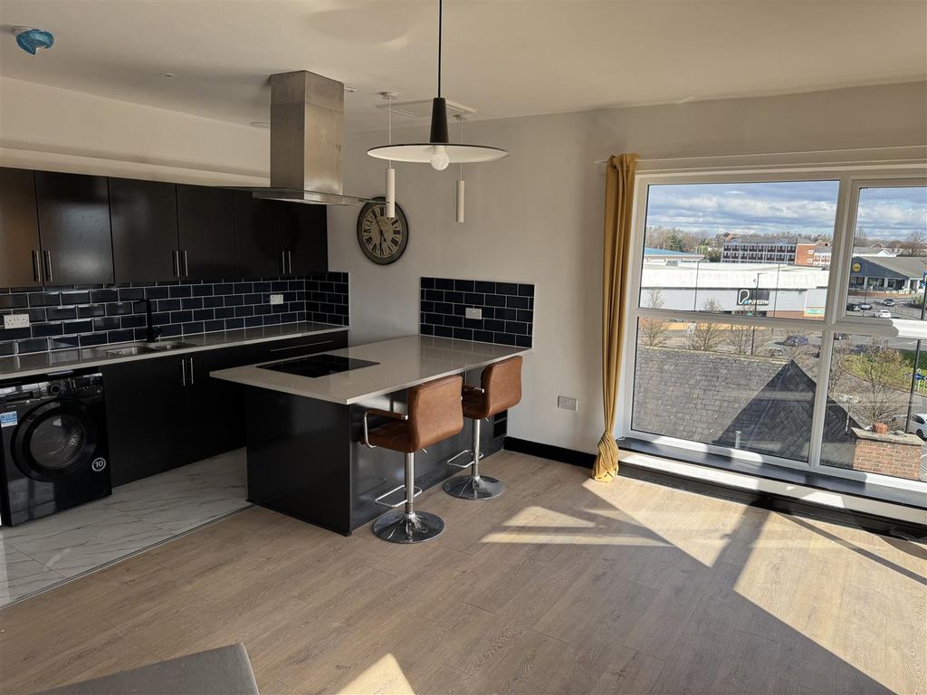 Property photo 1 of 7 Kitchen