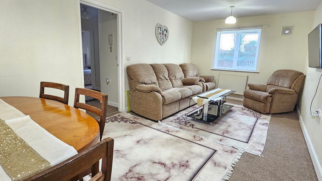 Property photo 2 of 7