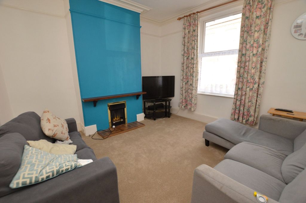 Property photo 3 of 13 Living Room