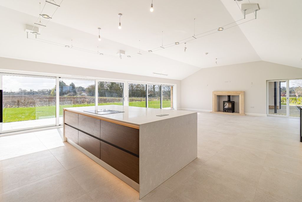 Property photo 3 of 47 5054313