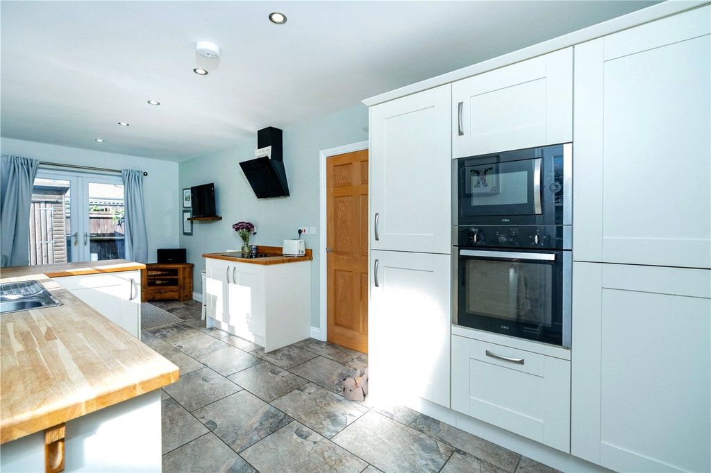 Property photo 2 of 16 Picture No. 09