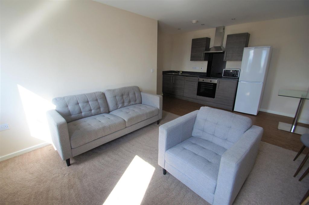 Property photo 2 of 11