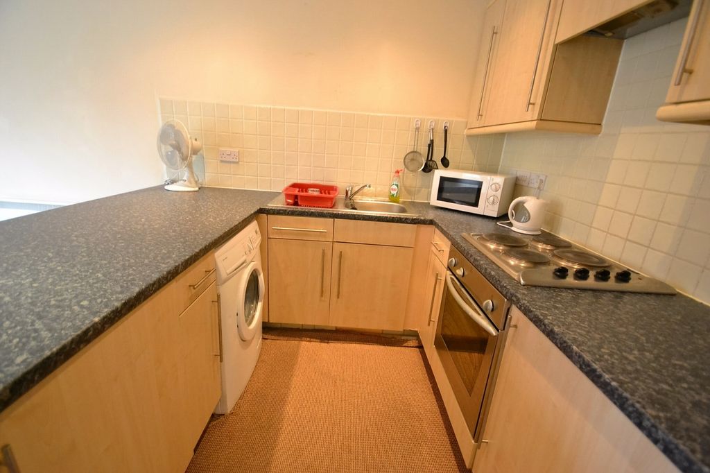 Property photo 3 of 9 Photograph 5