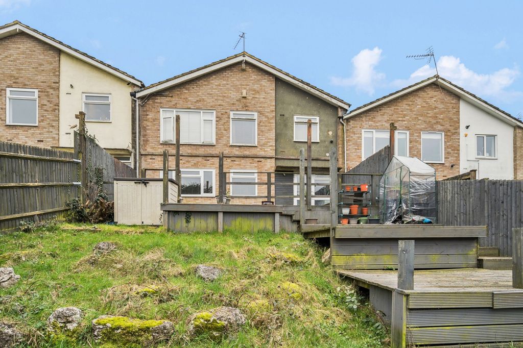 Property photo 2 of 17