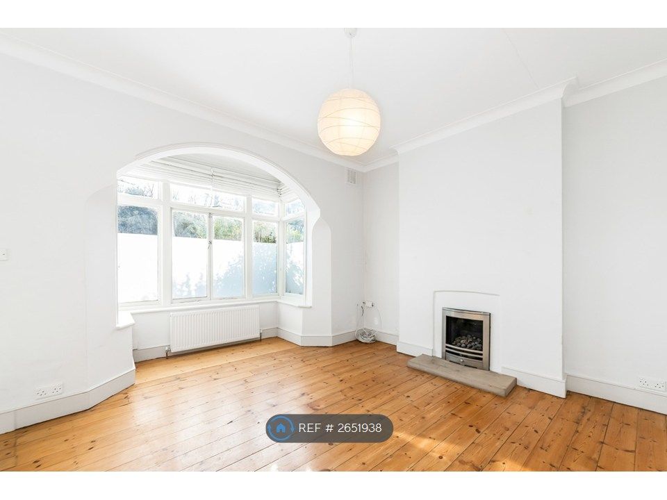 Property photo 2 of 25