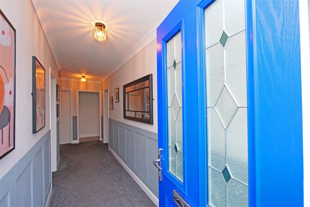 Property photo 2 of 21 Pnmb0418.Jpg