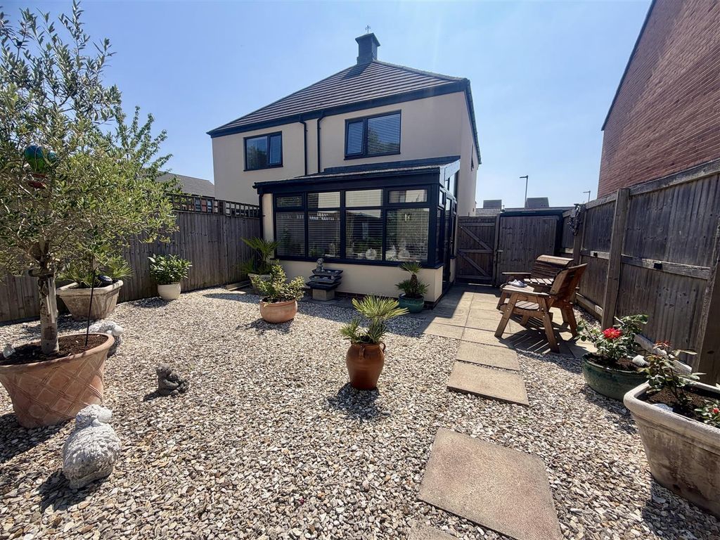 Property photo 2 of 23
