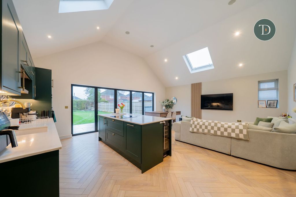 Property photo 3 of 23