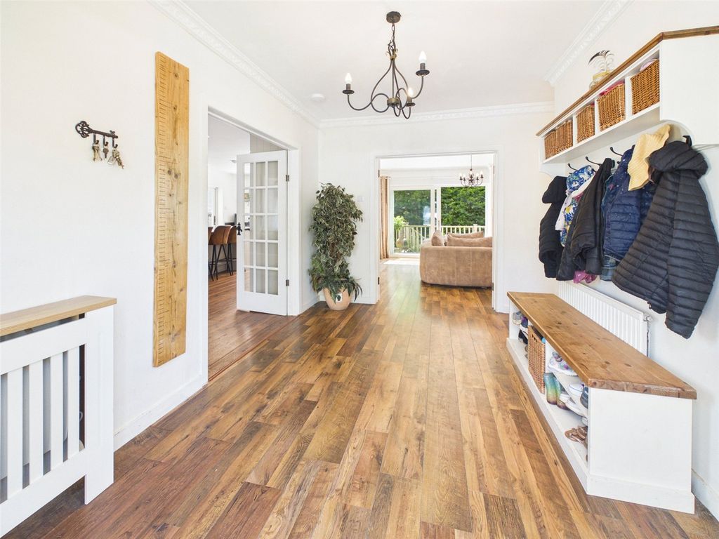 Property photo 2 of 31 Entrance Hall