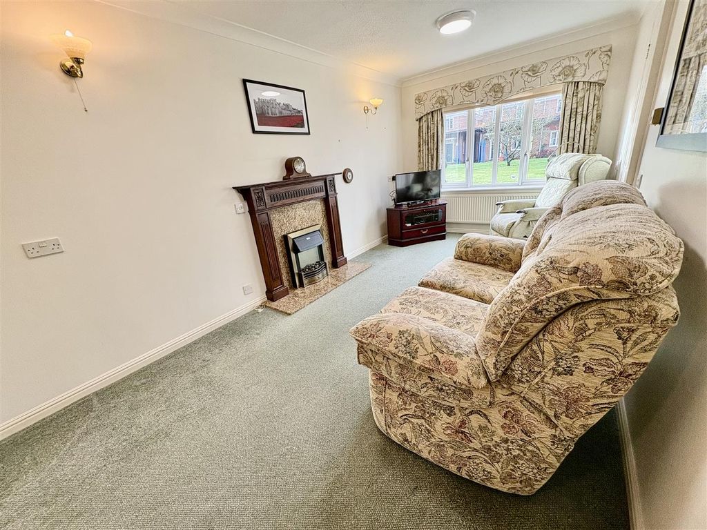 Property photo 3 of 24 Main Reception