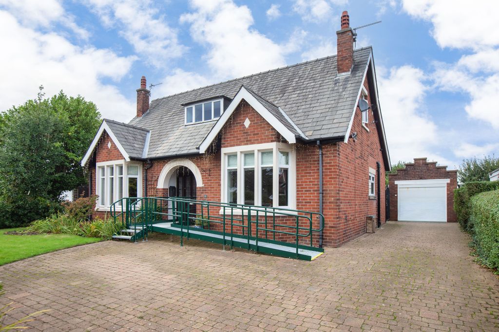 Property photo 1 of 33