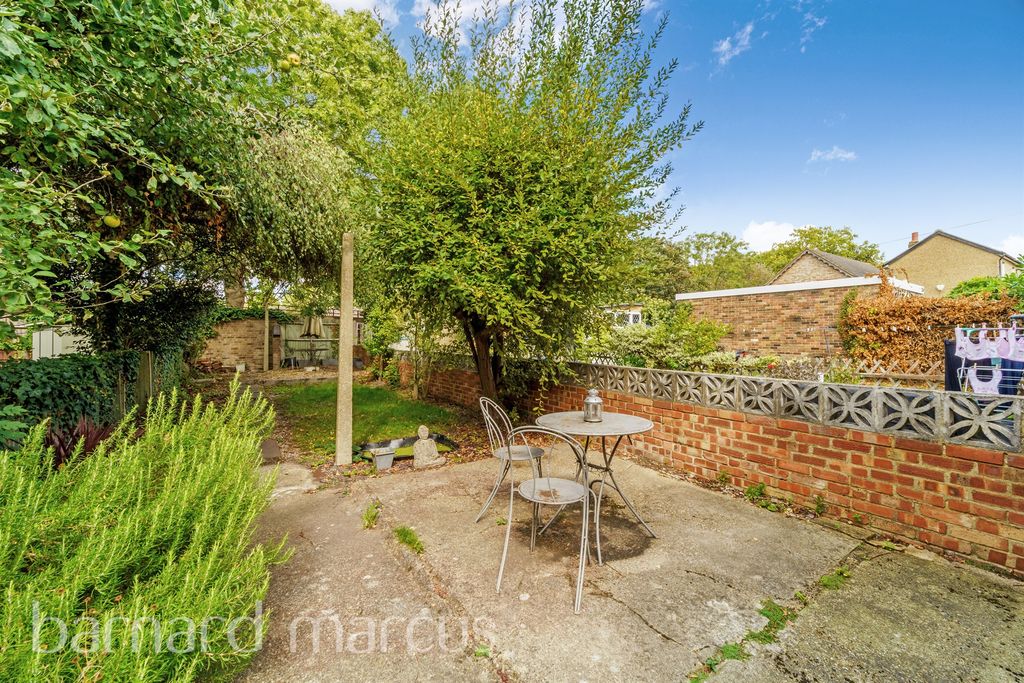 Property photo 3 of 12