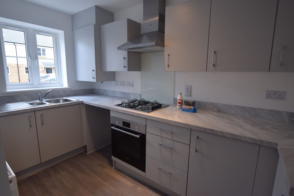 Property photo 1 of 9 Photo 02